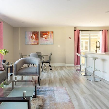 Entire 2 Bedroom Apartment Downtown - U2 Kitchener Ngoại thất bức ảnh