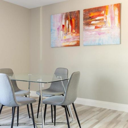 Entire 2 Bedroom Apartment Downtown - U2 Kitchener Ngoại thất bức ảnh