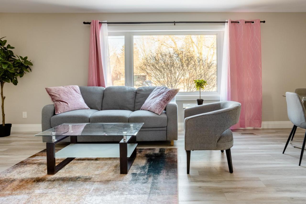 Entire 2 Bedroom Apartment Downtown - U2 Kitchener Ngoại thất bức ảnh