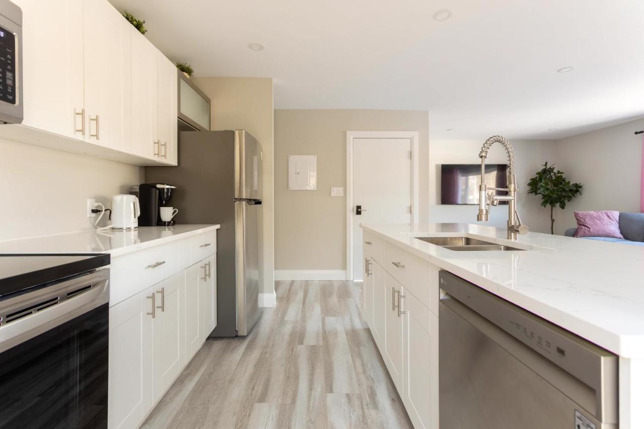 Entire 2 Bedroom Apartment Downtown - U2 Kitchener Ngoại thất bức ảnh
