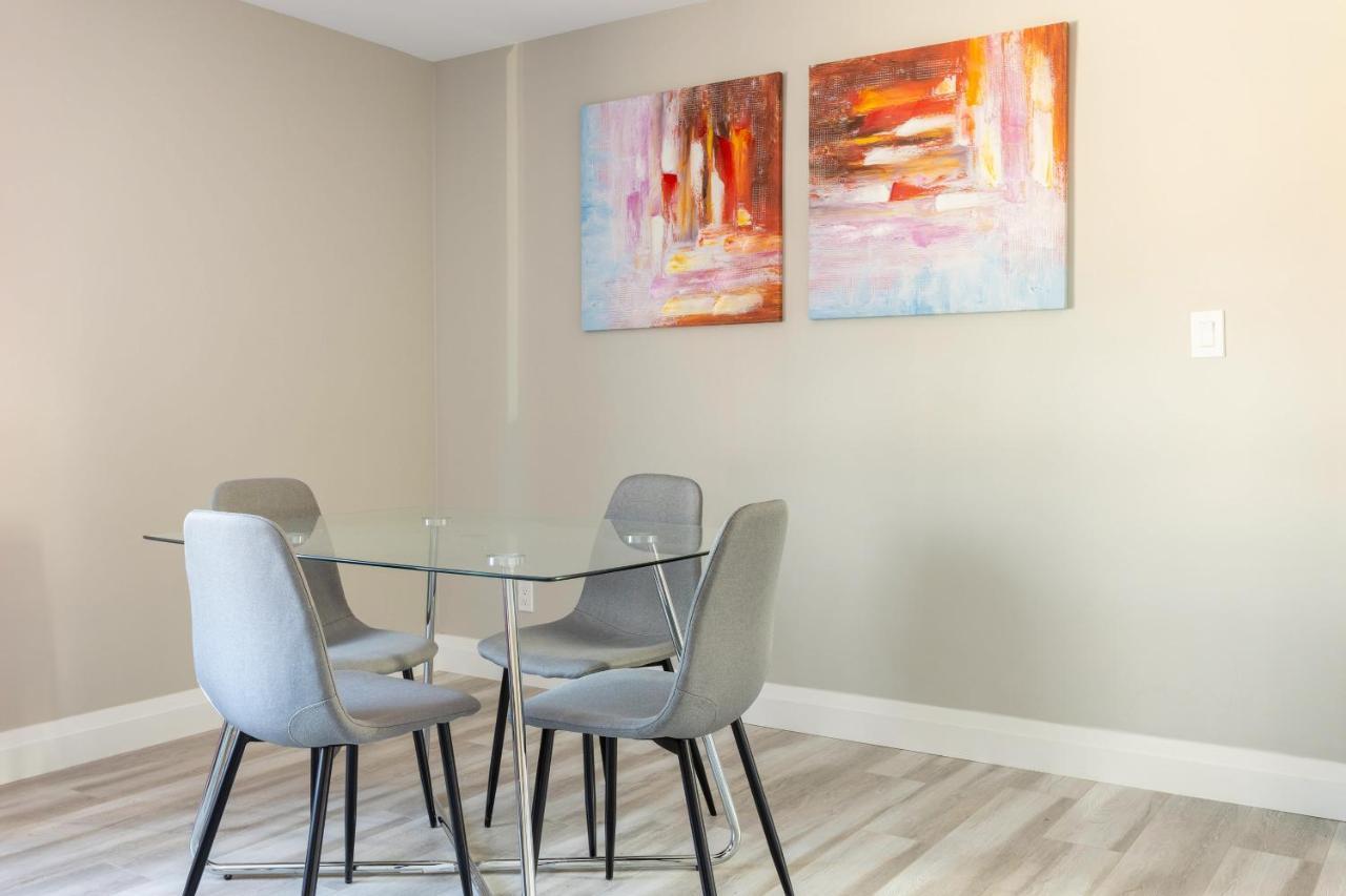 Entire 2 Bedroom Apartment Downtown - U2 Kitchener Ngoại thất bức ảnh